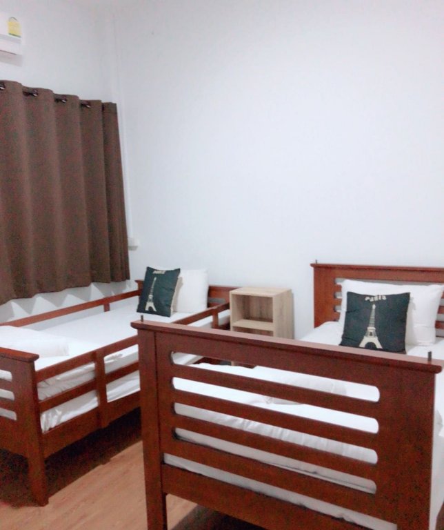 Бури Рам: Thepnakorn Hotel