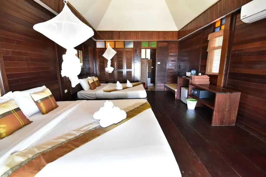 главный пляж: Отель Koh Ngai Thanya Beach Resort
