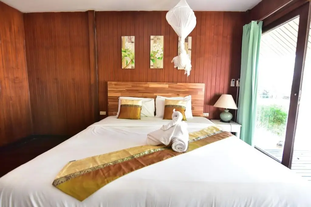 главный пляж: Отель Koh Ngai Thanya Beach Resort