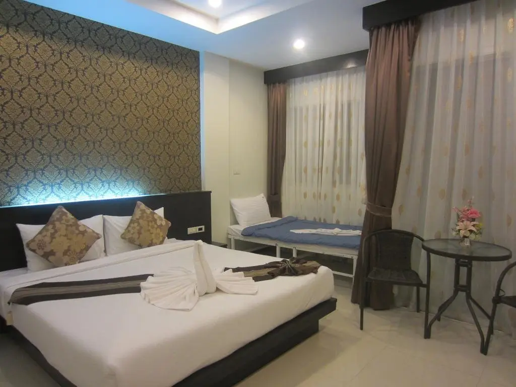 Кату: Ninas Hotel