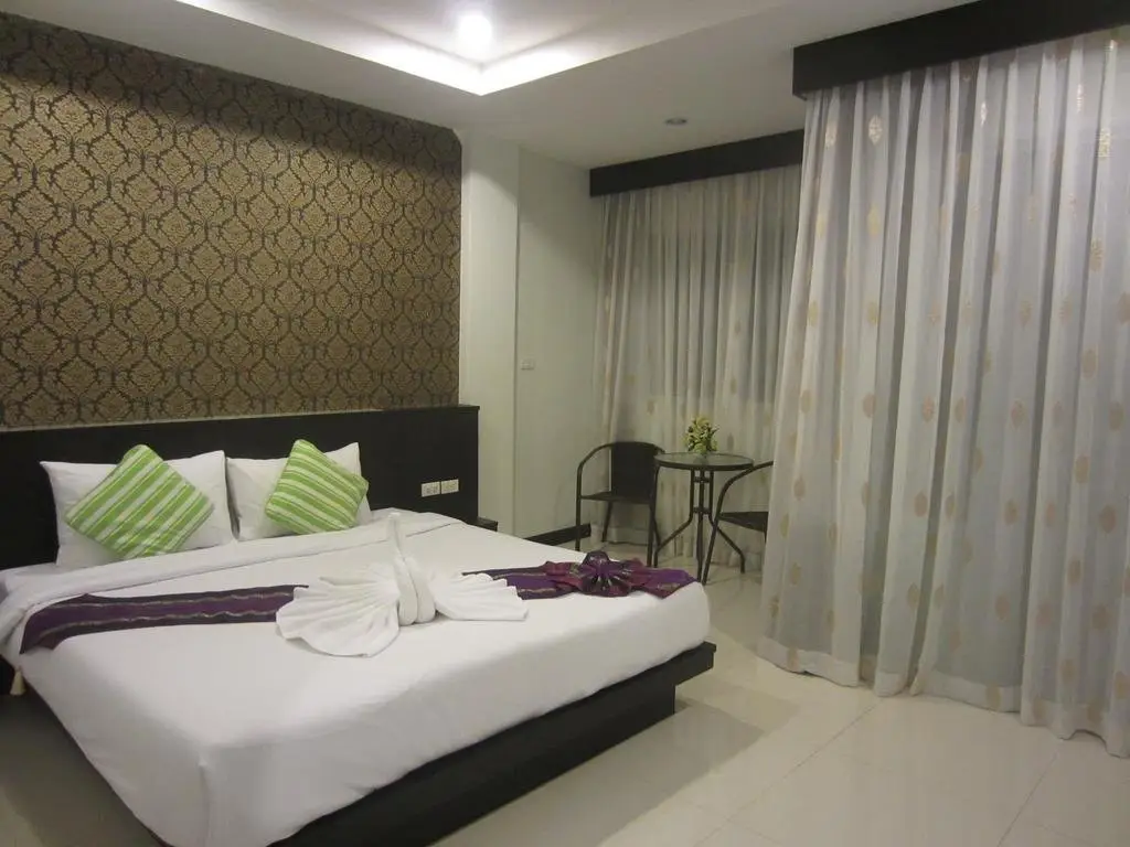 Кату: Ninas Hotel