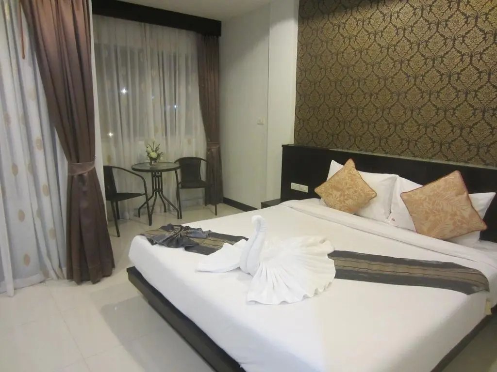 Кату: Ninas Hotel