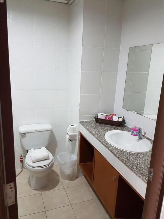 Паттайя: Vtsix Condo Service at View Talay Condo