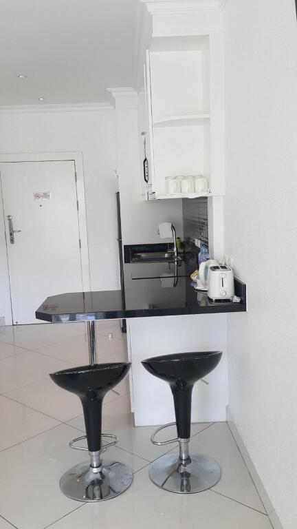 Паттайя: Vtsix Condo Service at View Talay Condo