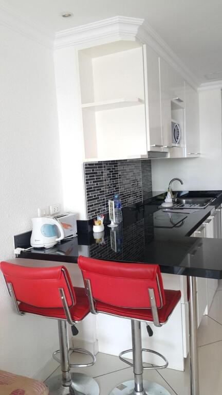 Паттайя: Vtsix Condo Service at View Talay Condo