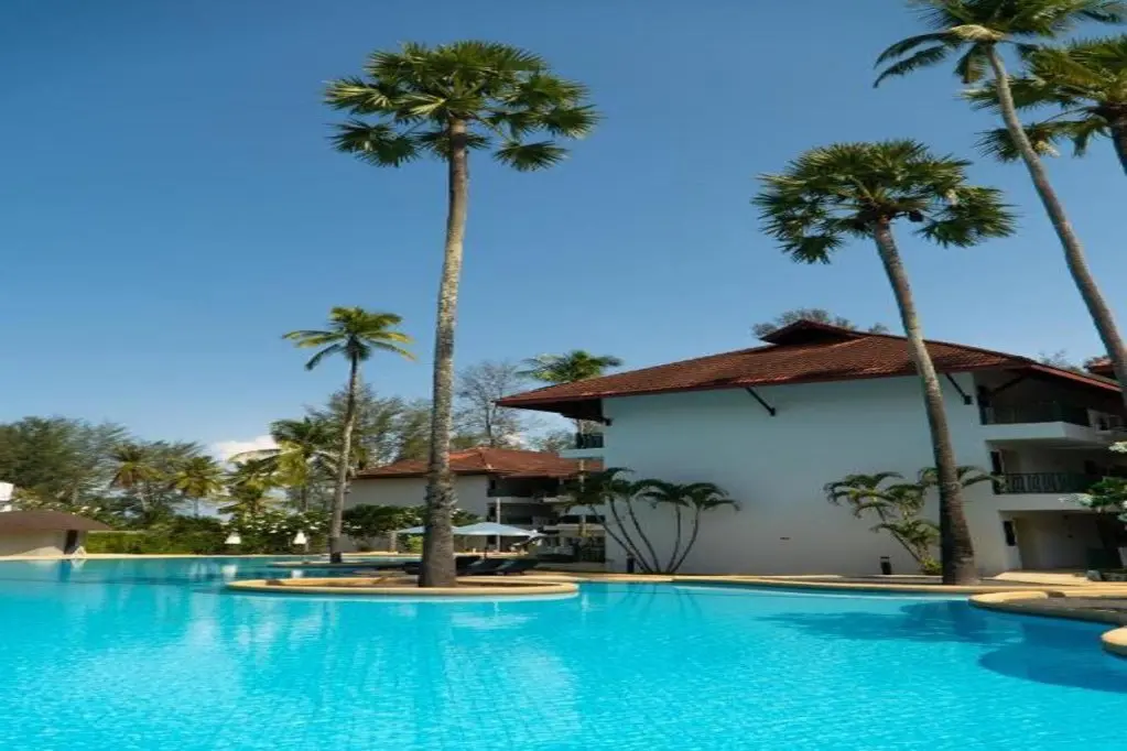 Тхаланг: Курортный отель Amora Beach Resort Phuket