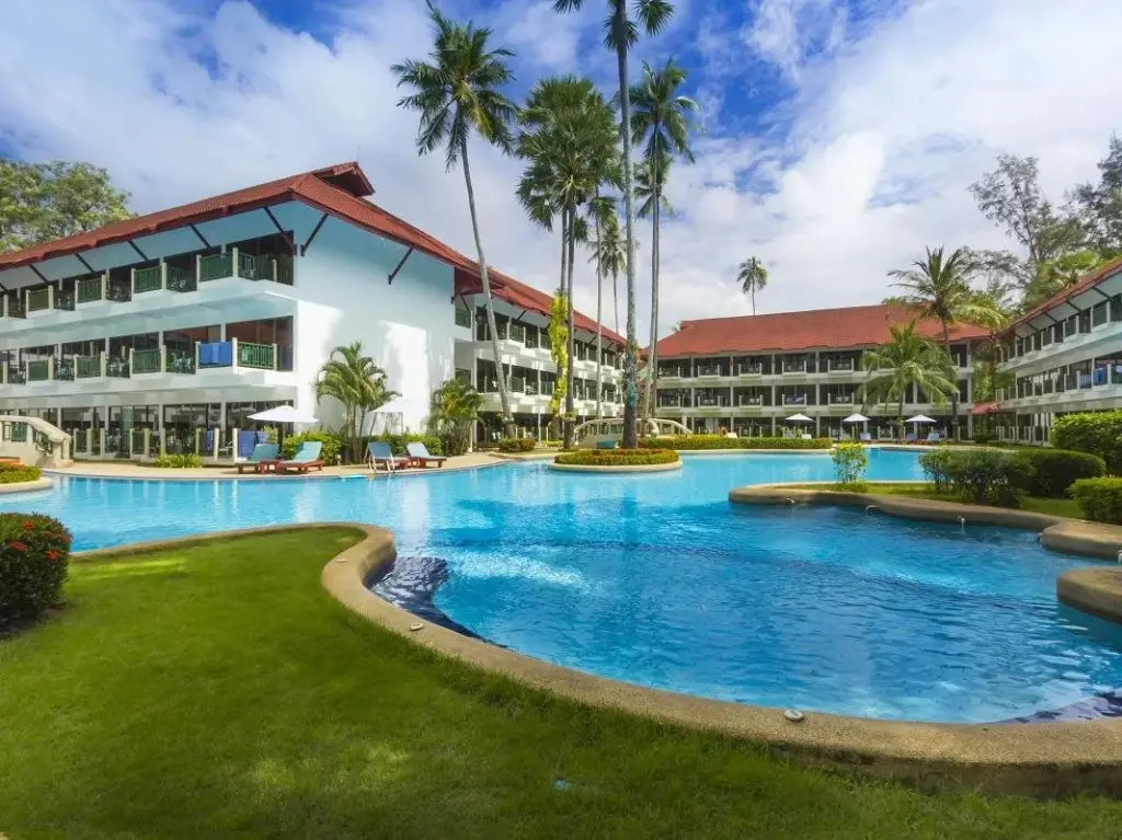 Курортный отель Amora Beach Resort Phuket — фото 1