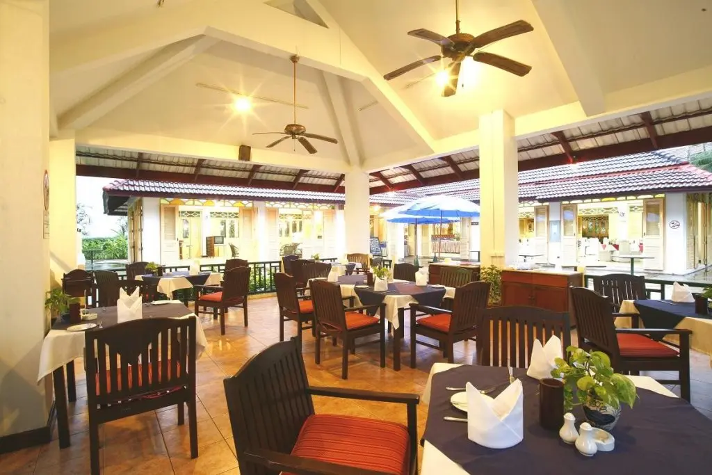 Тхаланг: Курортный отель Amora Beach Resort Phuket