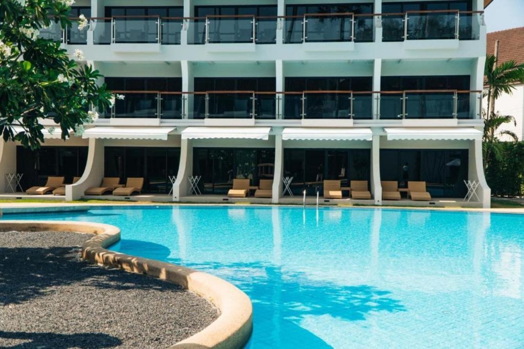 Тхаланг: Курортный отель Amora Beach Resort Phuket