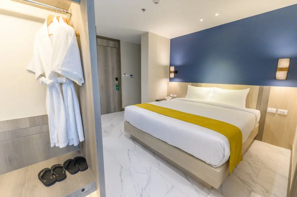 Пхукет: Andakira Hotel