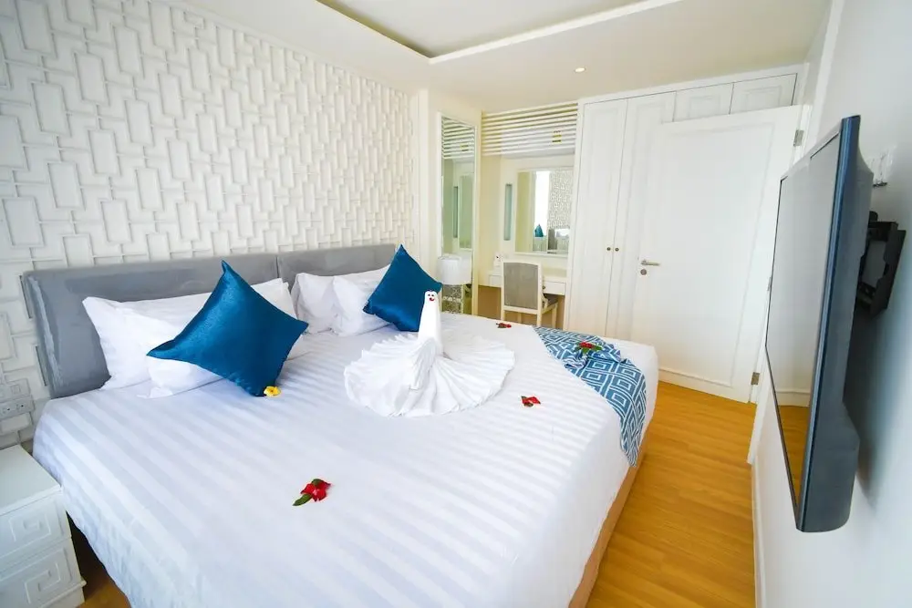 Кату: The Aristo Seaview Patong