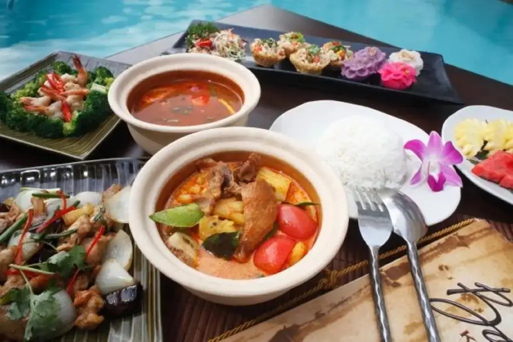 Муанг: Bamboo House Phuket