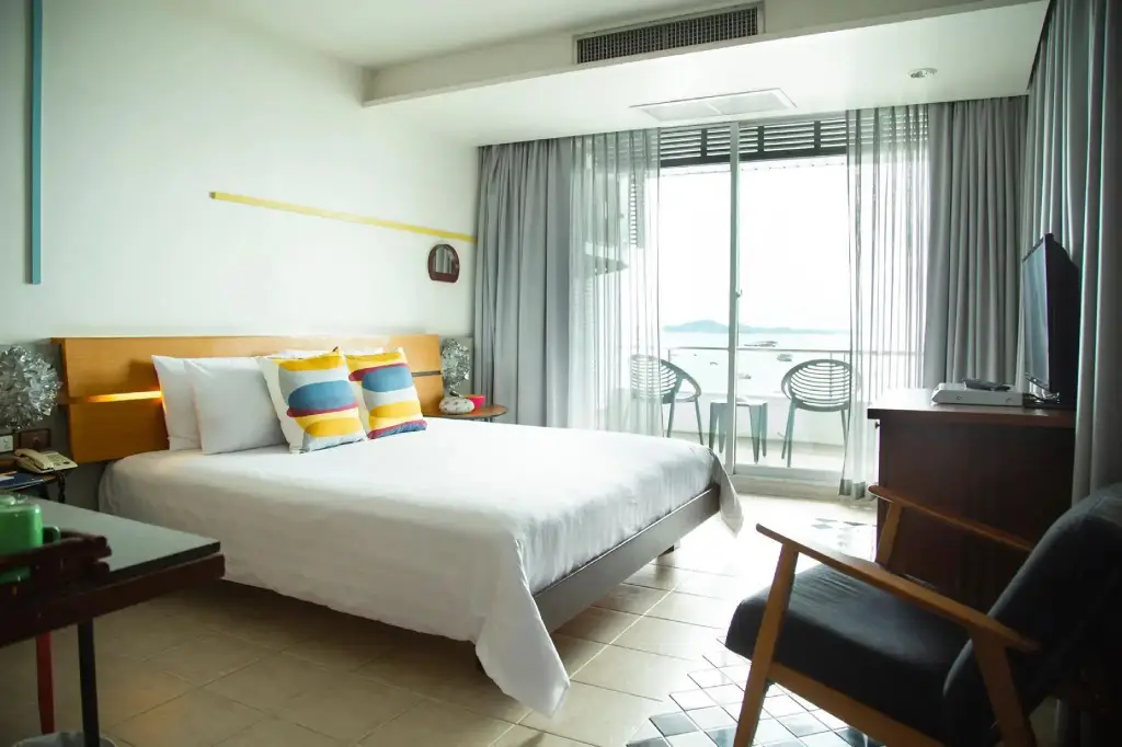 Паттайя: Baboona Beachfront Living