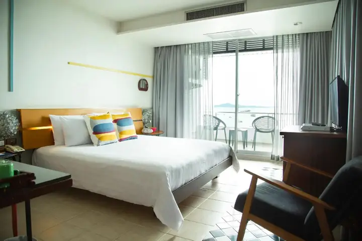 Паттайя: Baboona Beachfront Living