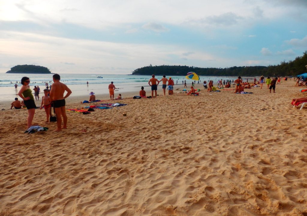 Муанг: Kata Beach Studio