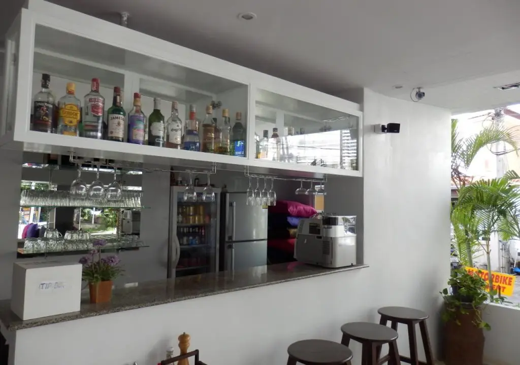 Муанг: Kata Beach Studio