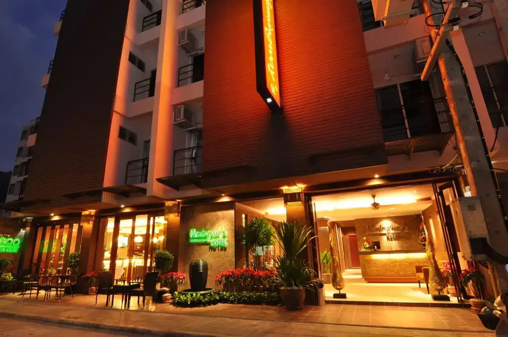 Кату: Hemingway's Hotel