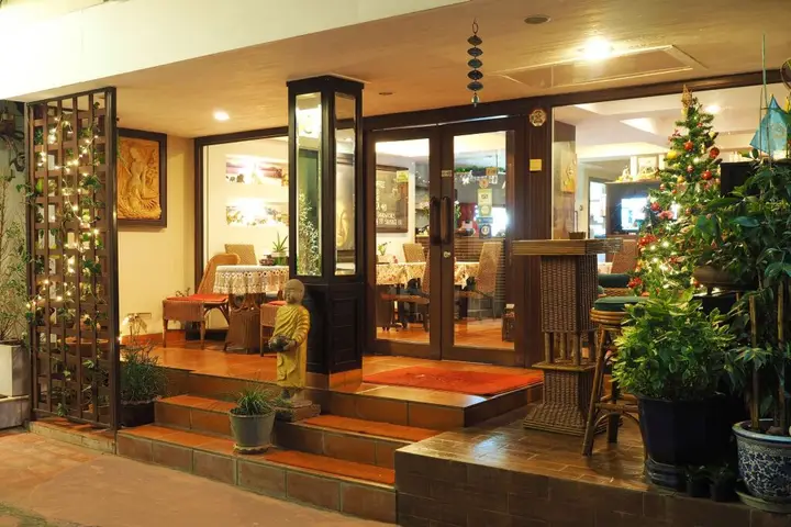 Бангкок: Baan Sukhumvit Soi 20