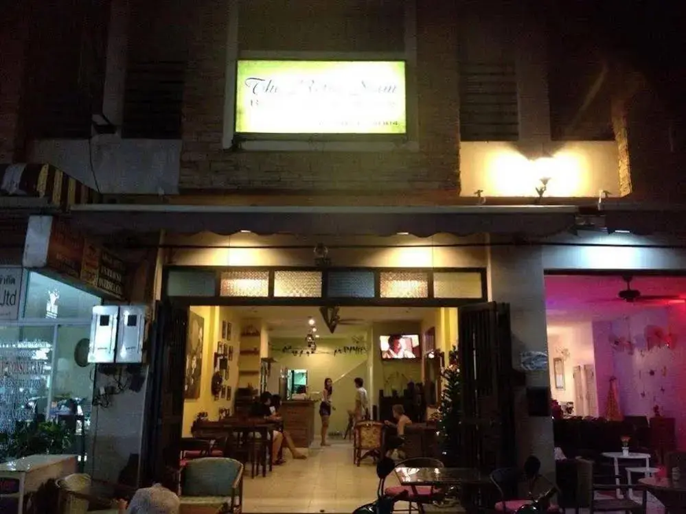 Муанг: The Retro Siam