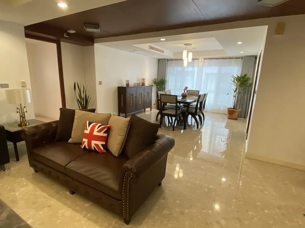 Бангкок: JJ Mansion
