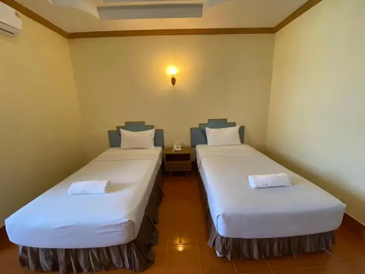 Сураттхани: SR Hotel