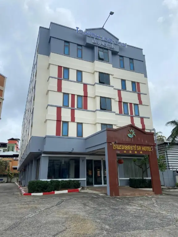 Сураттхани: SR Hotel