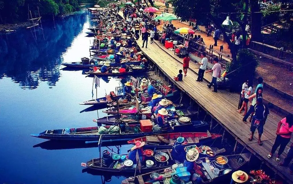 Хатъяй: Easy Planet Hat Yai