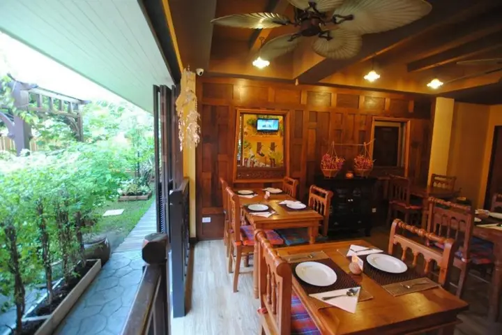 Бангкок: Focal Local Bed and Breakfast