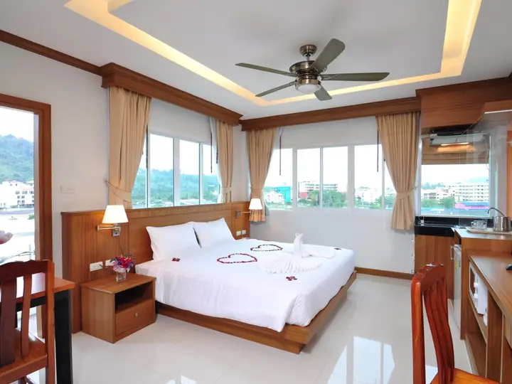 Кату: Green Harbor Hotel & Service Apartment