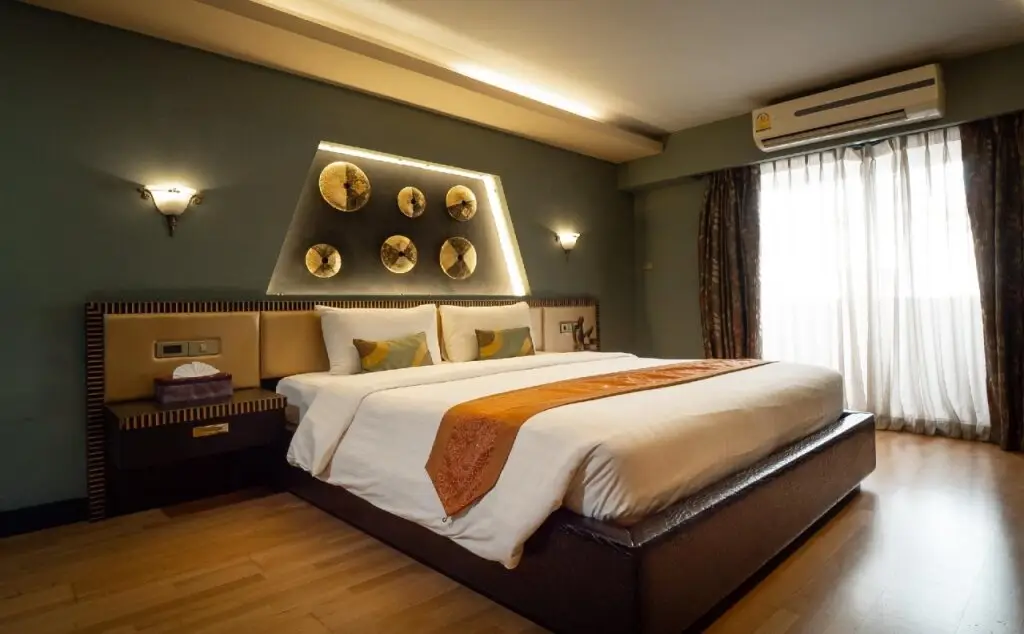 Паккрет: Отель Luxor Bangkok