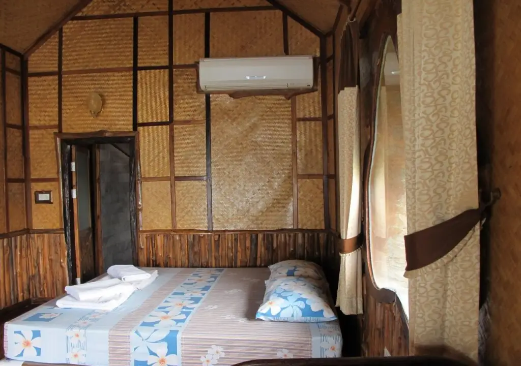 Канчанабури: Cave Cliff Tarzan River Kwai Resort
