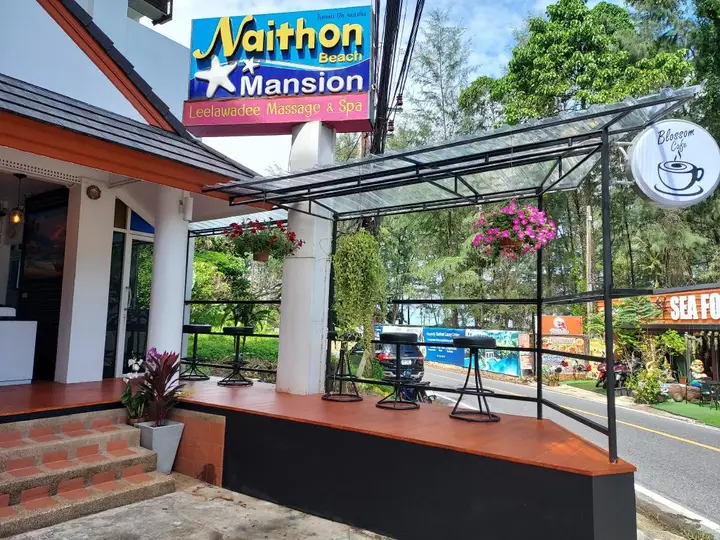 Тхаланг: Naithon Beach Mansion
