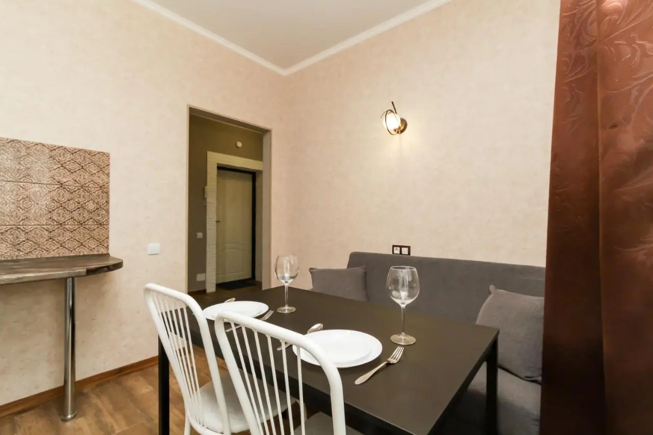 Новосибирск: Apartment on Kirova 32