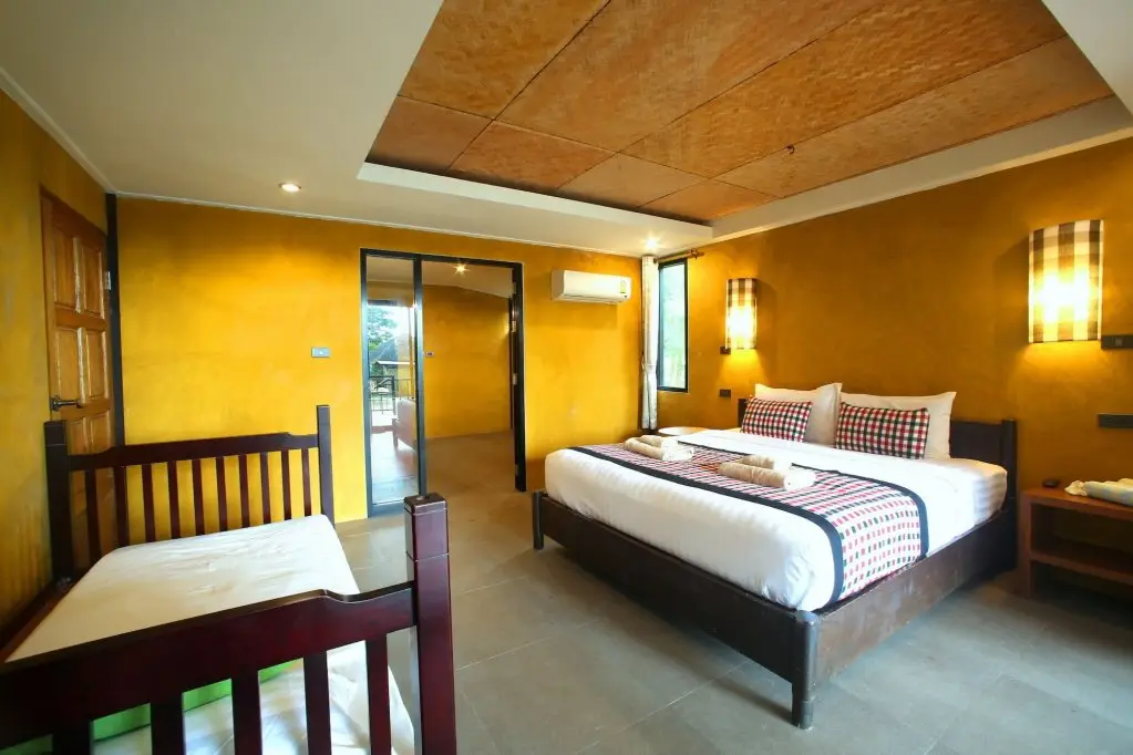 главный пляж: Thapwarin Resort-Green Hotel
