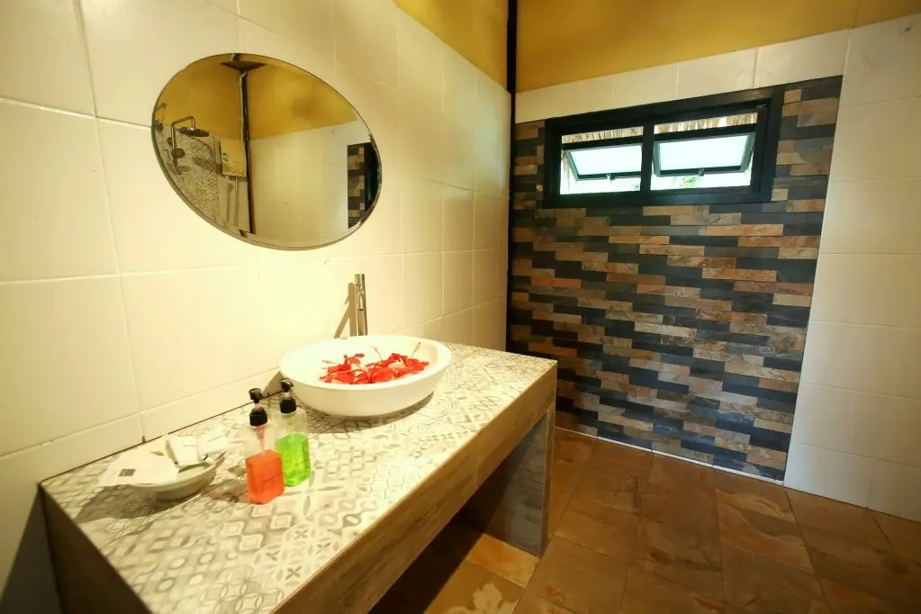 главный пляж: Thapwarin Resort-Green Hotel