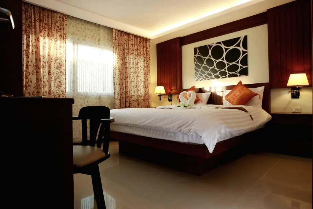 Кату: Patong Terrace