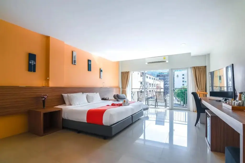 Кату: The Lantern Resorts Patong
