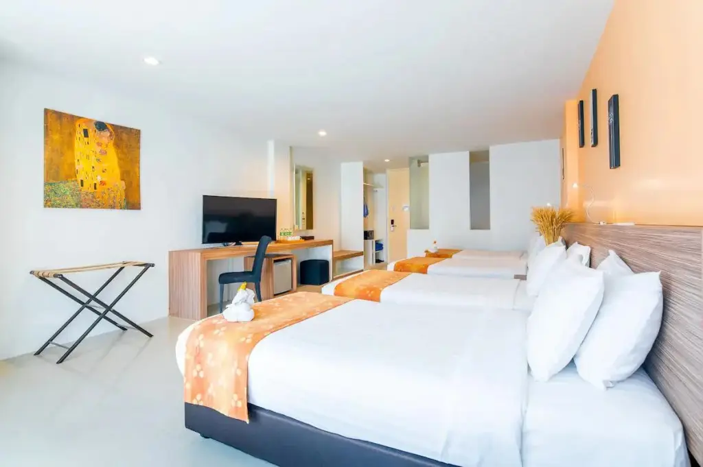 Кату: The Lantern Resorts Patong