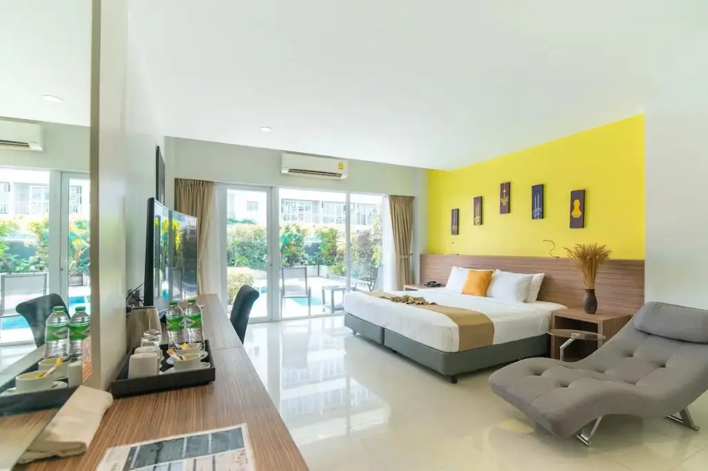 Кату: The Lantern Resorts Patong