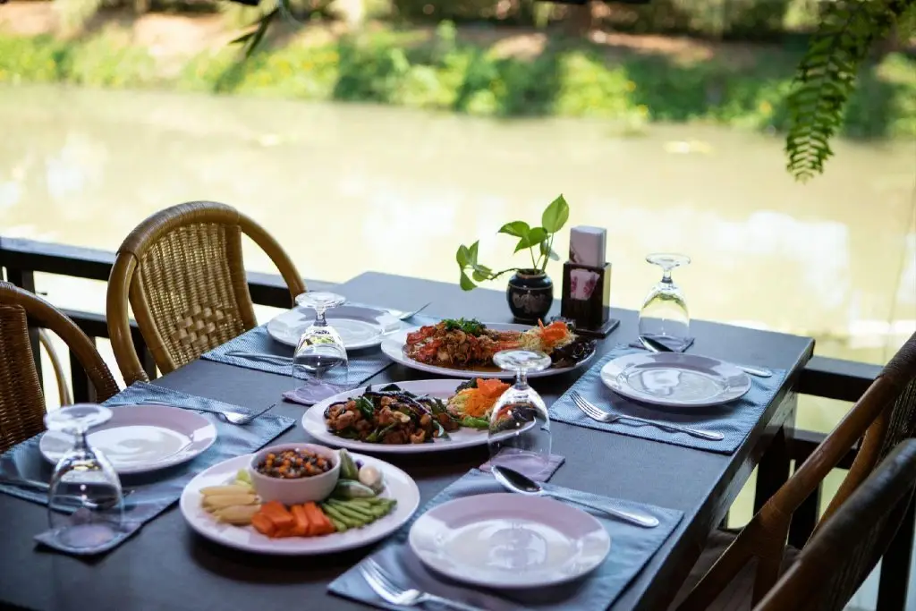 Дамноен Садуак: Maikaew Damnoen Resort