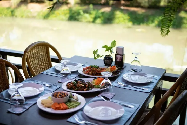 Дамноен Садуак: Maikaew Damnoen Resort