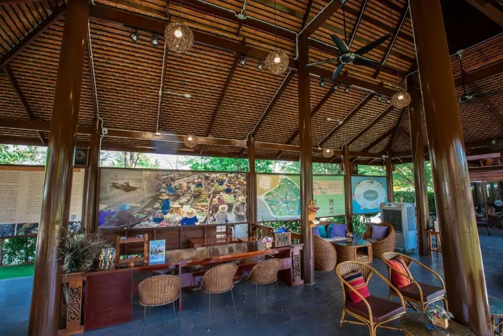 Дамноен Садуак: Maikaew Damnoen Resort