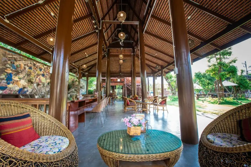 Дамноен Садуак: Maikaew Damnoen Resort