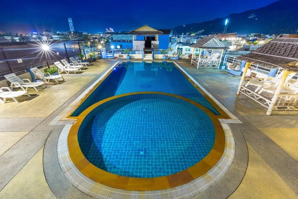 Пхукет: Issara Patong Beach