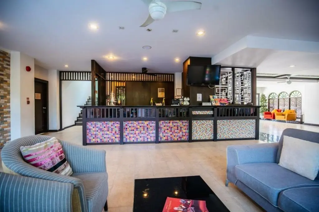 Муанг: Ratana Hotel Chalong