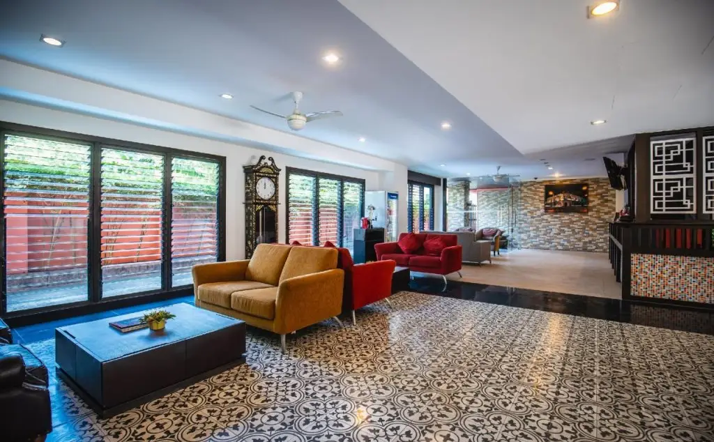 Муанг: Ratana Hotel Chalong