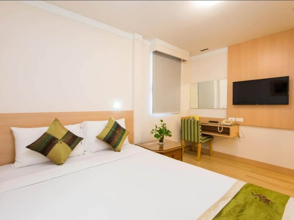 Бангкок: Wall Street Inn