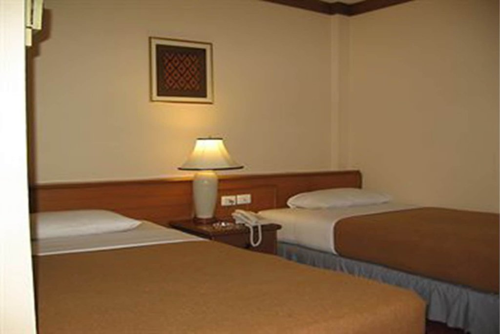 Бангкок: Wall Street Inn