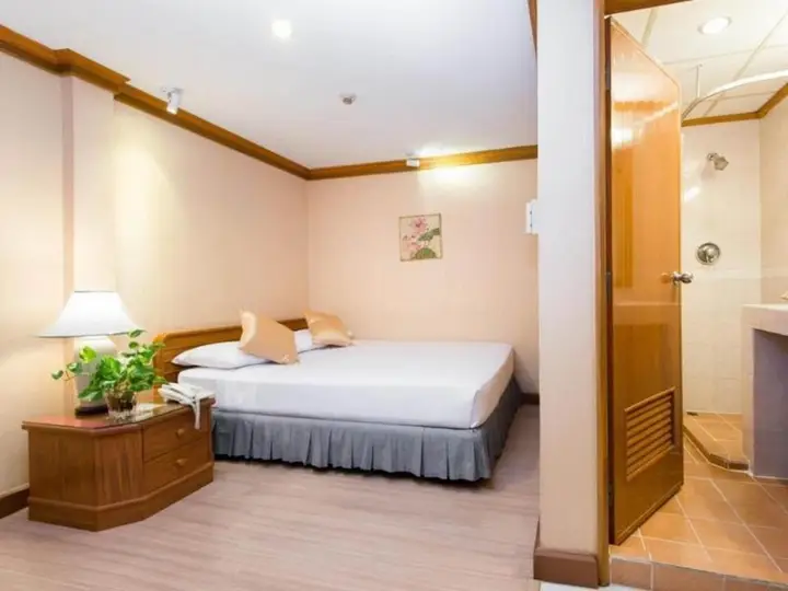 Бангкок: Wall Street Inn