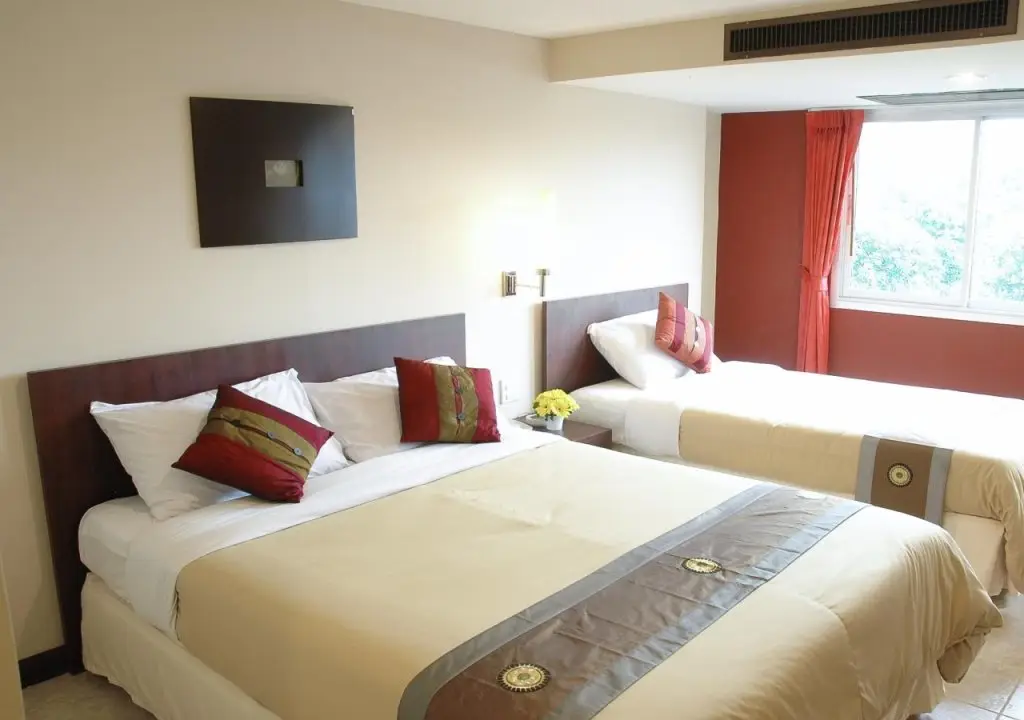 Паттайя: The Jomtien Twelve